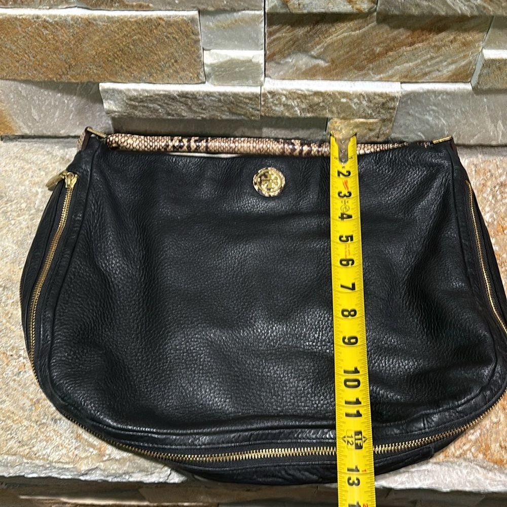 Like new Tory Burch, black pebbles leather shoulder bag- with snake skin handle - Picture 10 of 13
